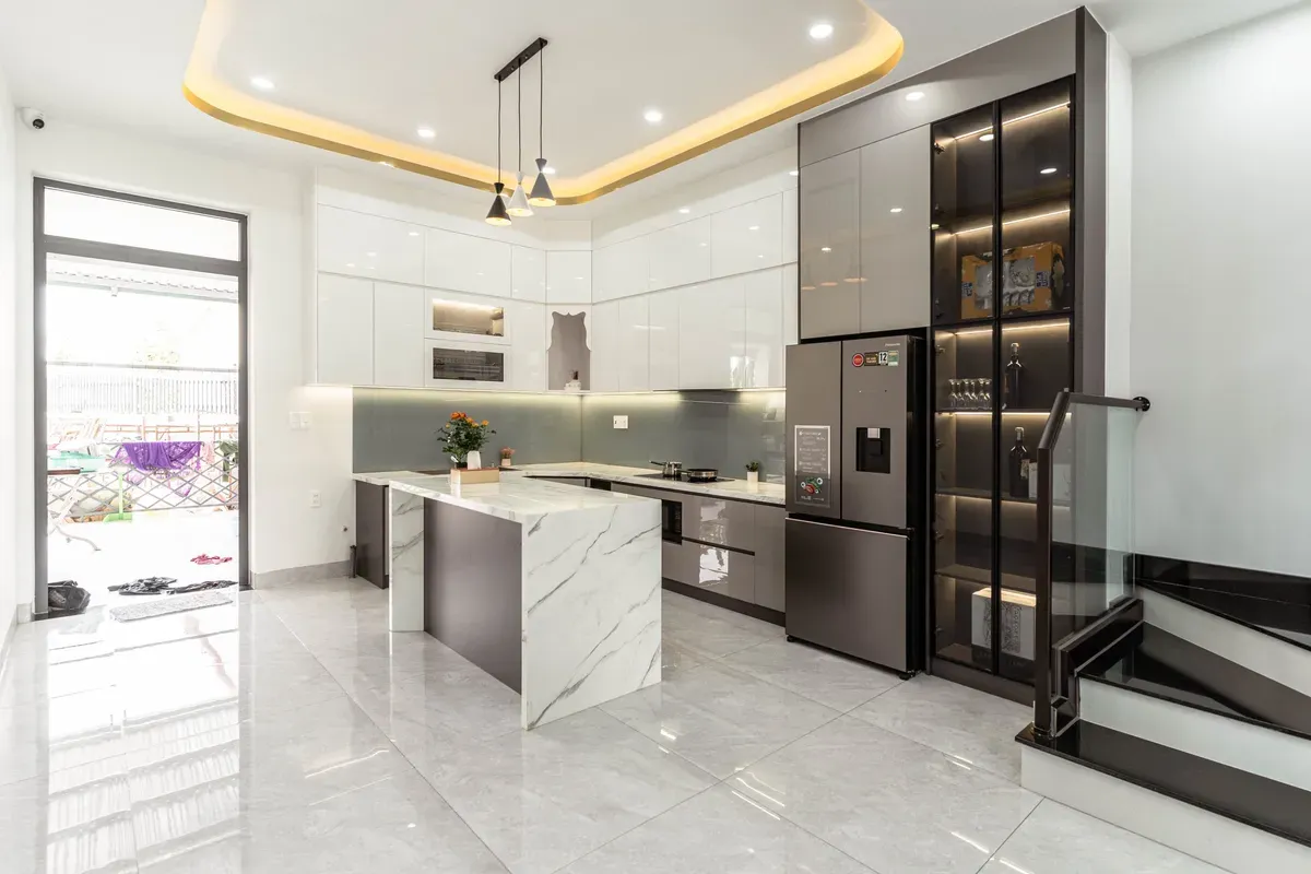 giá tủ bếp tính theo mét dài trong nội thất