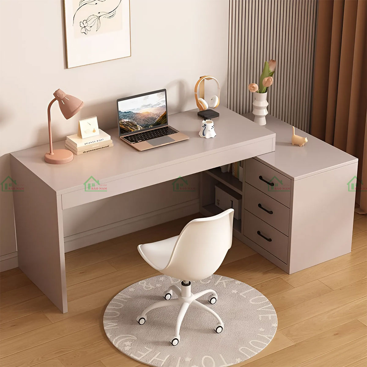 Sử dụng gỗ công nghiệp MDF bền chắc, mang lại cảm giác thoáng đãng và sang trọng.