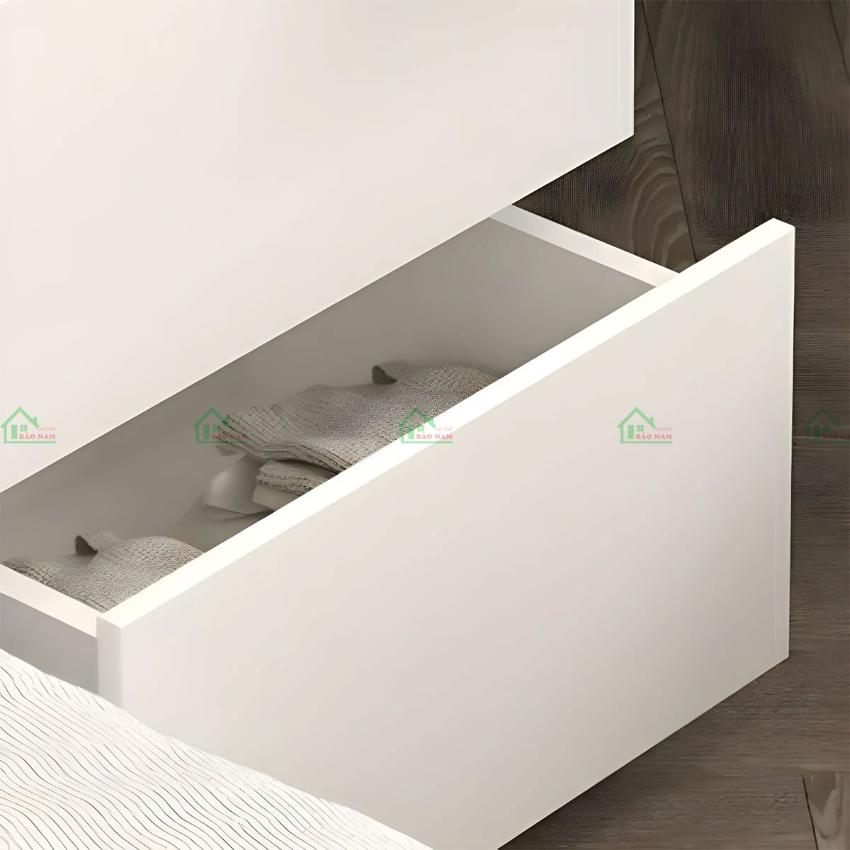 Kết hợp khéo léo giữa bàn và các ngăn kéo, giúp tối ưu hóa không gian.