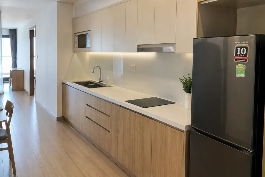 Bố trí một tuyến giúp căn bếp hẹp giữ được khoảng di chuyển cần thiết.