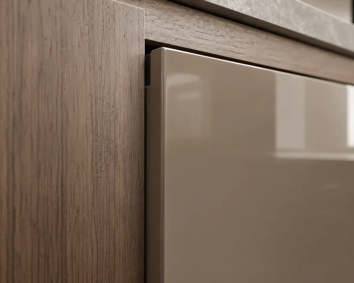 Bề mặt cánh tủ MDF An Cường có độ hoàn thiện cao và đa dạng màu sắc.