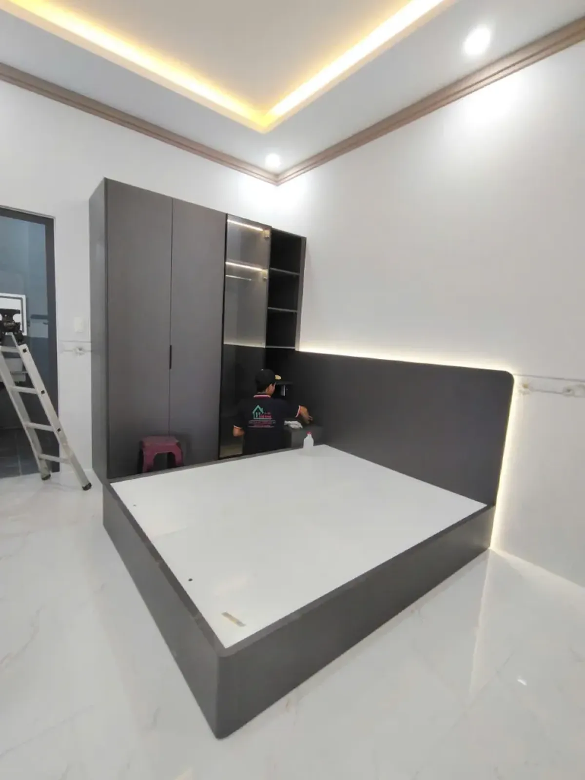 Đội ngũ xưởng nội thất Bảo Nam thi công trực tiếp tại công trình