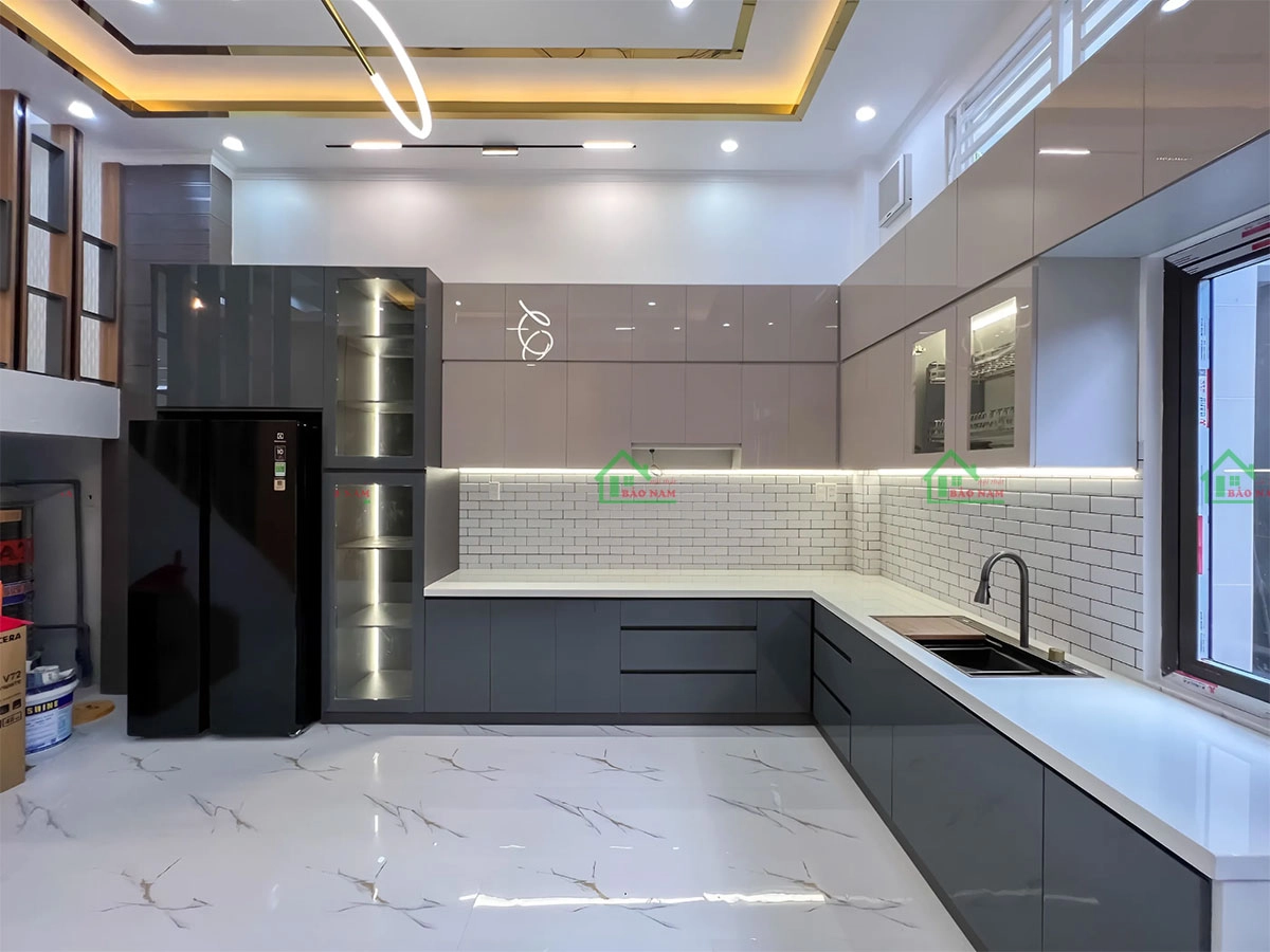 Mẫu tủ bếp acrylic hiện đại đẹp cho nhà phố