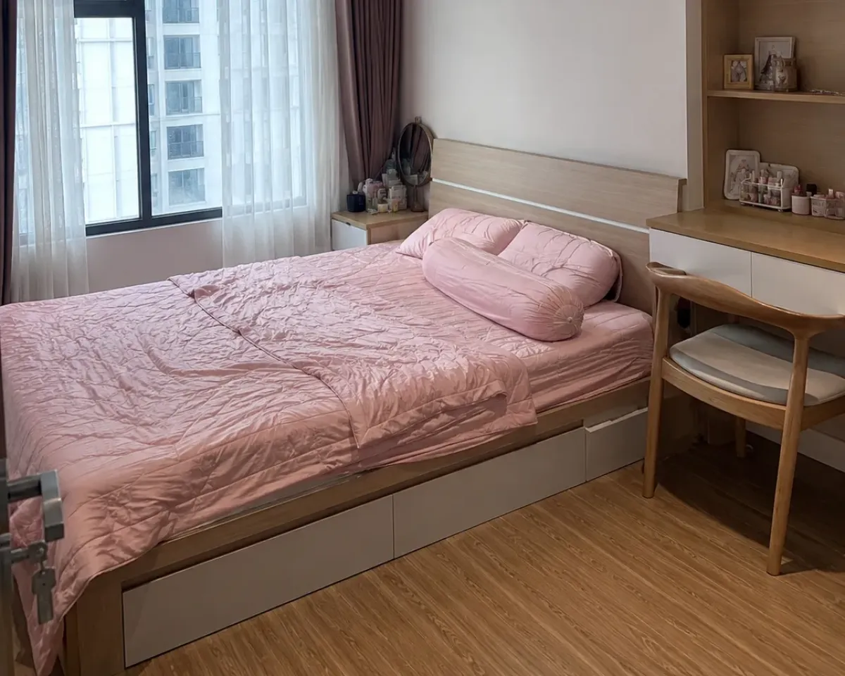 Giường ngủ gỗ công nghiệp hiện đại là lựa chọn phổ biến trong các căn hộ và nhà phố.