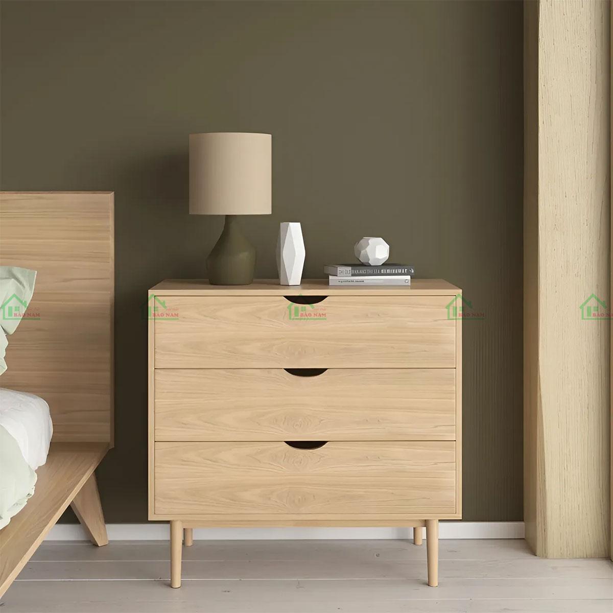 Tích hợp 2 tab đầu giường rời đồng bộ, tiện lợi cho việc lưu trữ đồ dùng cá nhân.