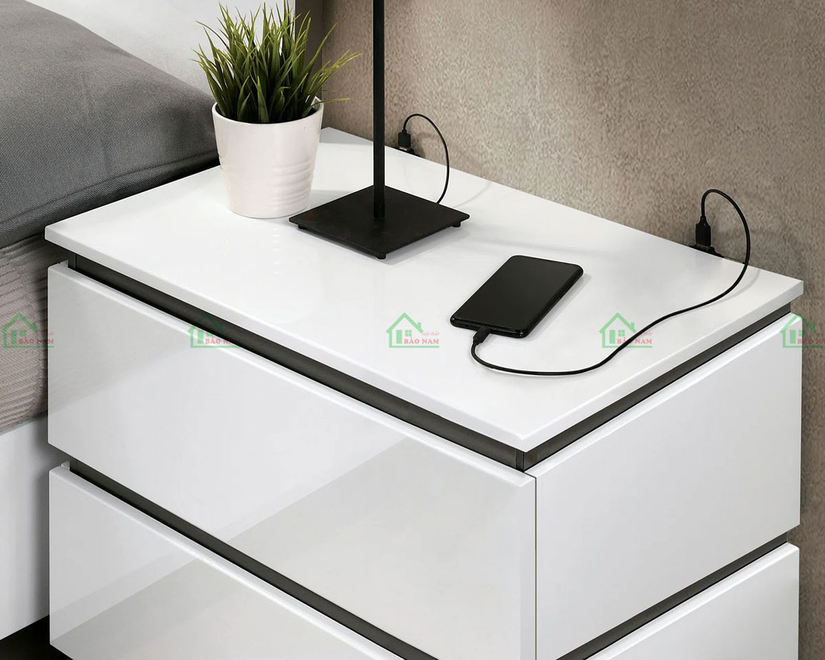 Sử dụng chất liệu gỗ công nghiệp MDF, kết hợp màu trắng và đen tạo sự tinh tế, thanh lịch.