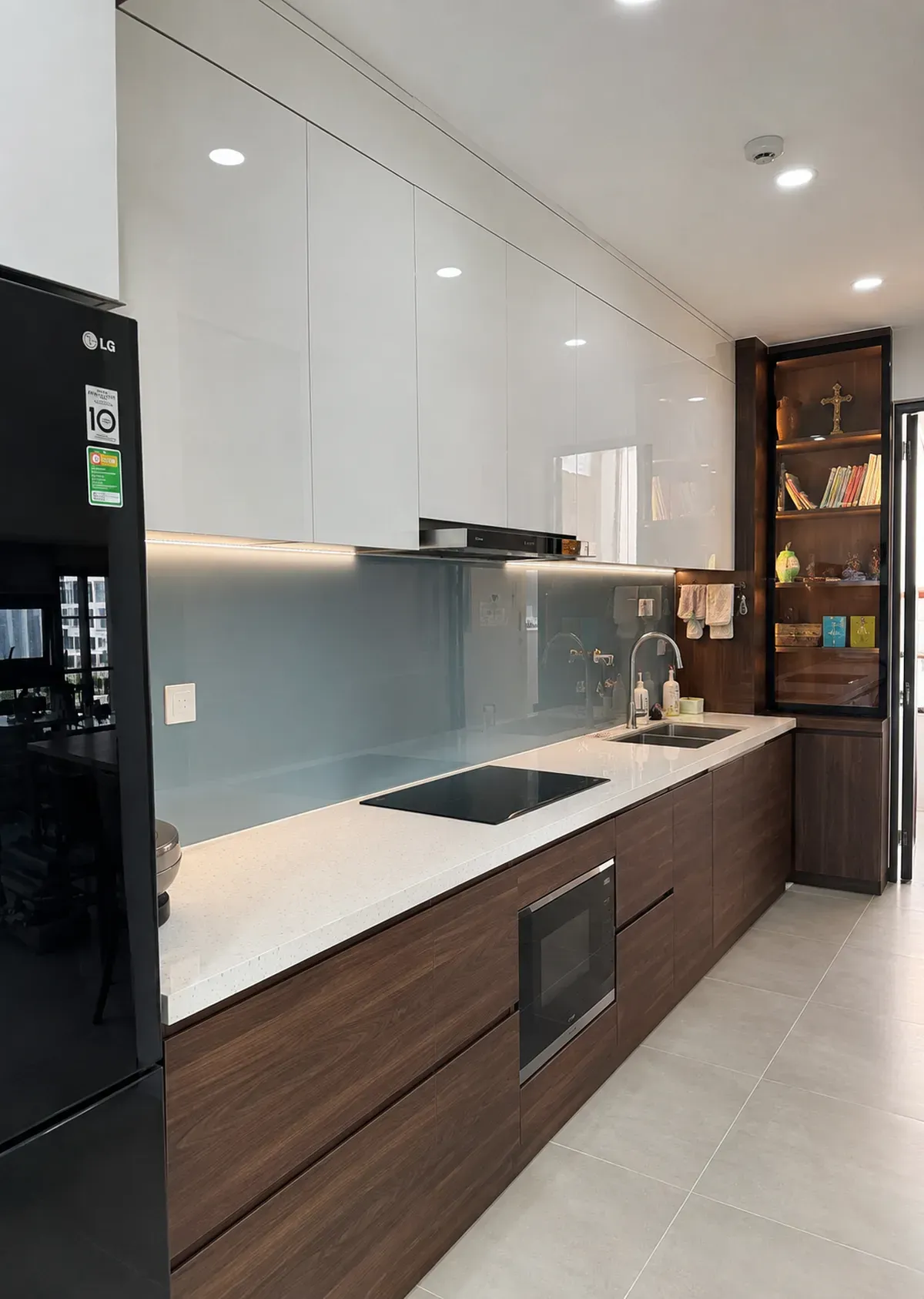 Một gói thi công hoàn chỉnh bao gồm đầy đủ các hạng mục để hoàn thiện khu vực bếp.