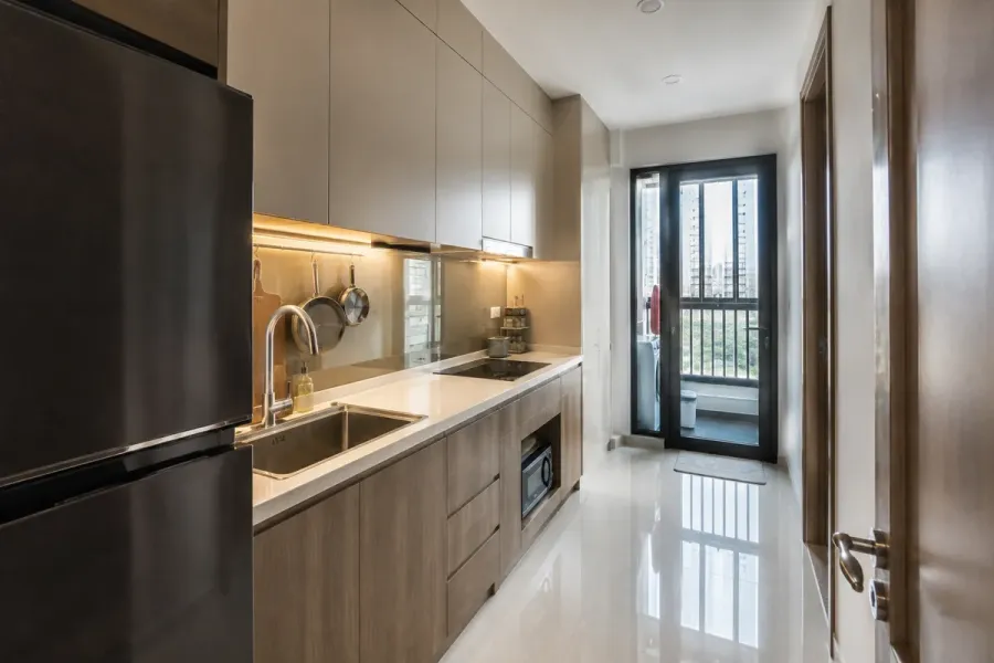 Khoảng thao tác và lối đi cần được tính toán để căn bếp nhỏ vẫn sử dụng thuận tiện.
