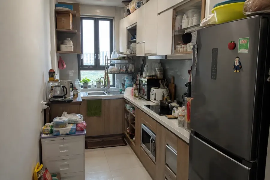 Bố trí quá nhiều nội thất có thể làm giảm diện tích thao tác và cản trở lối đi.