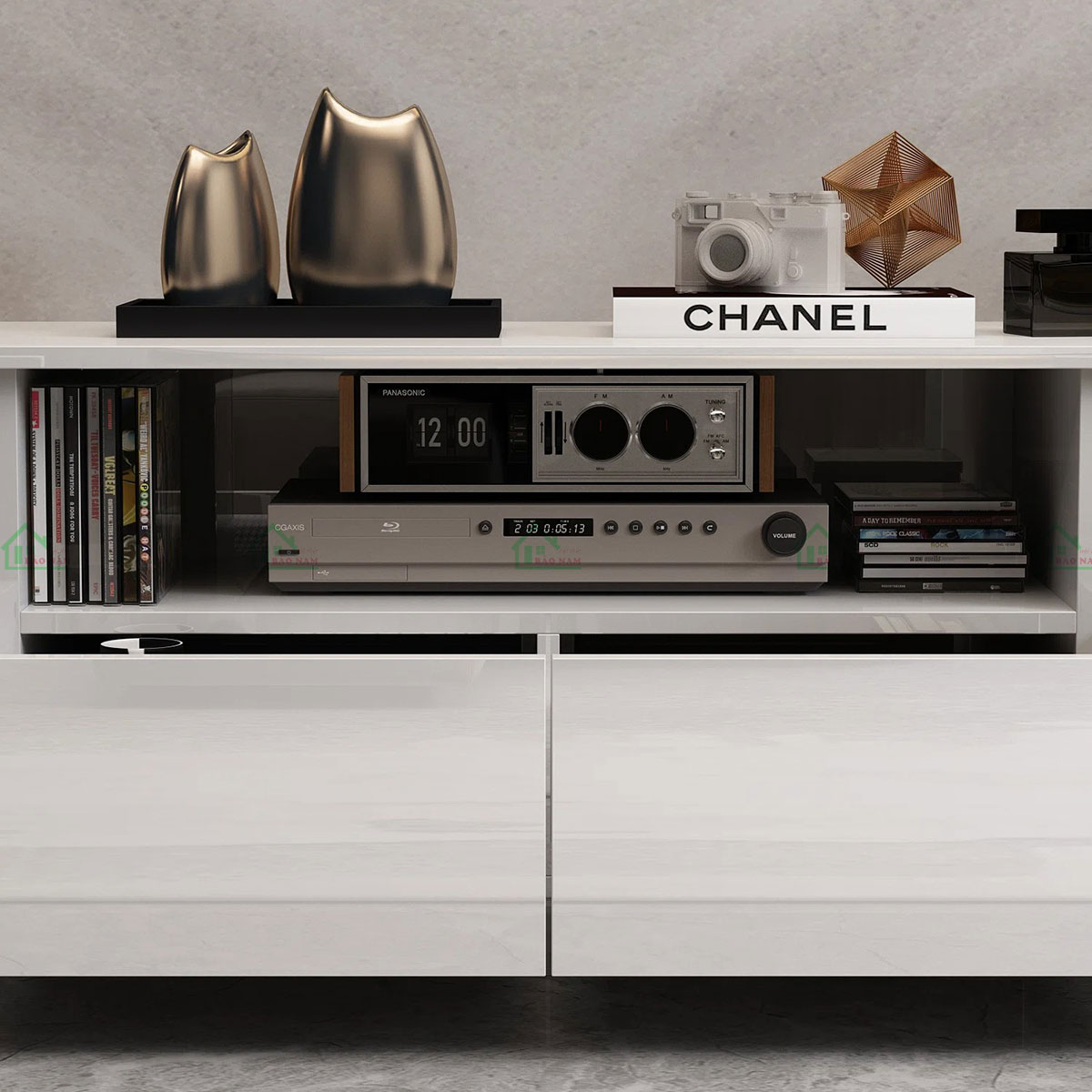 Chất liệu gỗ công nghiệp MDF bền chắc, dễ dàng vệ sinh và bảo quản.
