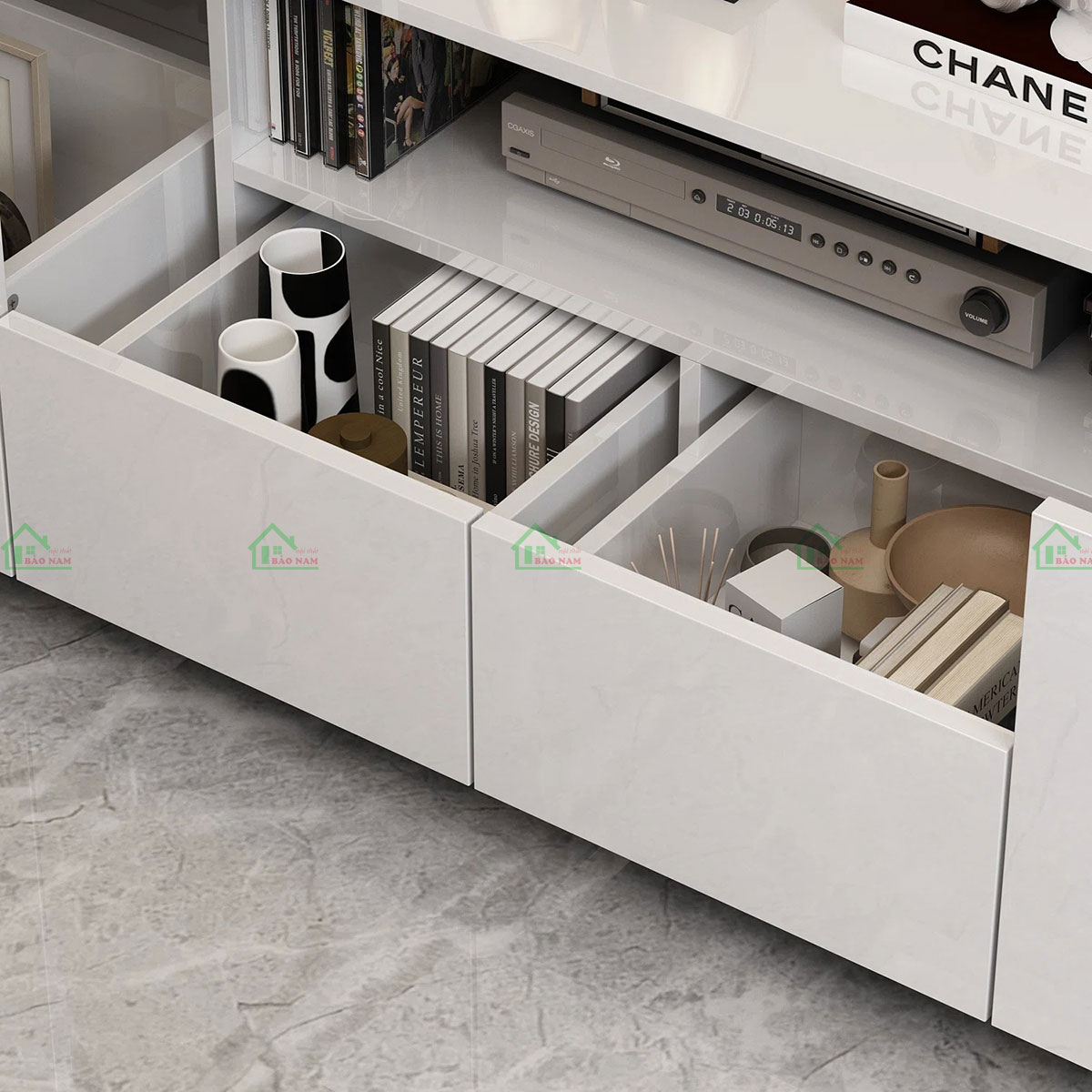 Có nhiều ngăn kéo và khoang rộng rãi để lưu trữ các thiết bị giải trí.