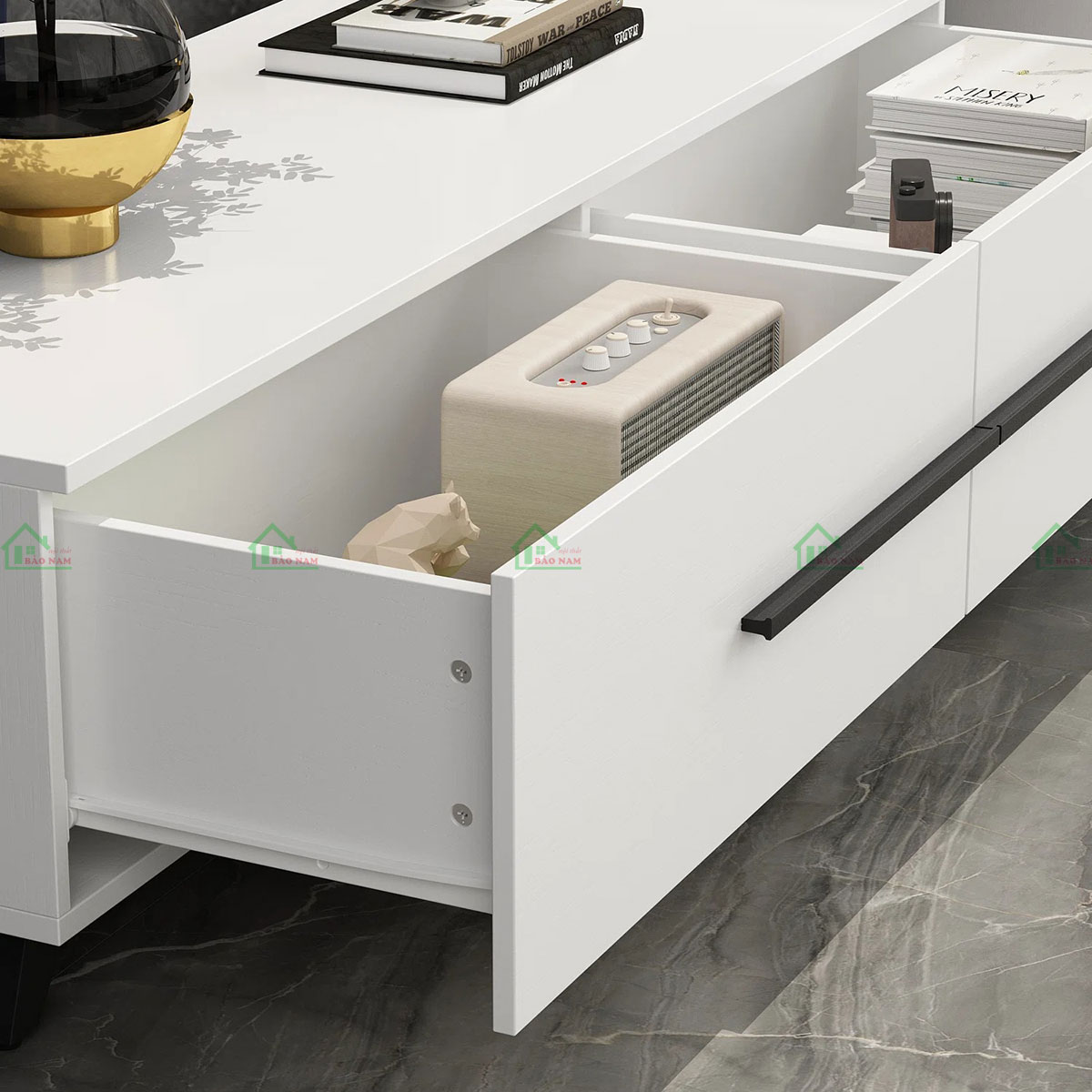 Mẫu kệ tivi được sản xuất theo kích thước, đáp ứng tối đa nhu cầu lưu trữ của bạn.