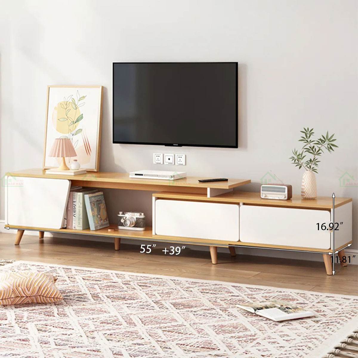 Có nhiều ngăn tủ, kệ để tạo không gian lưu trữ tiện dụng.