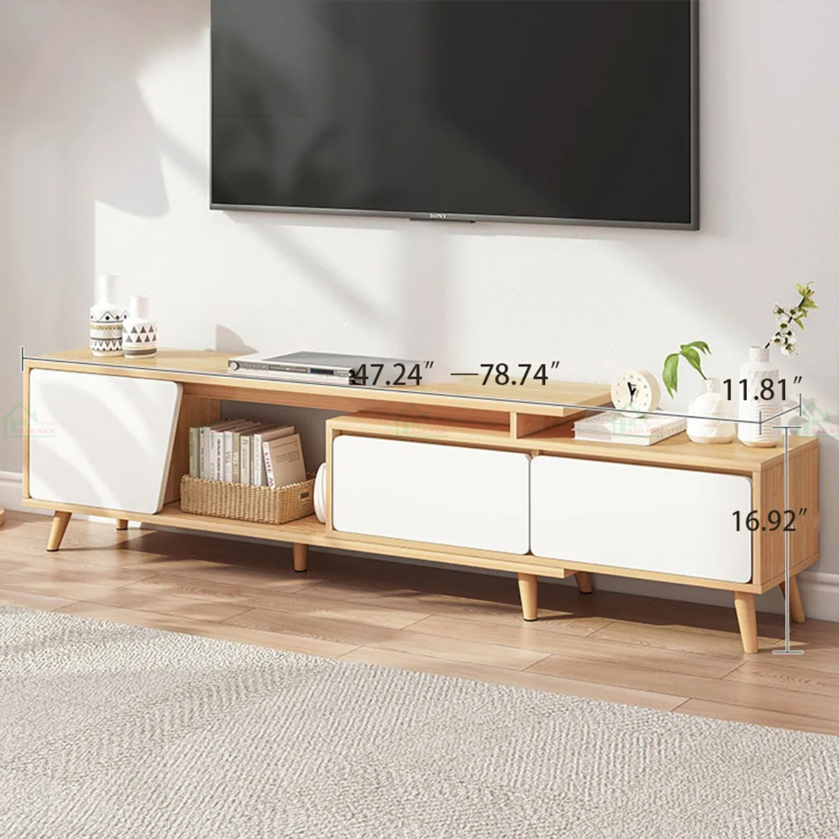 Chân đỡ kiểu dáng chân cao giúp không gian trông rộng rãi và thoáng đãng hơn.