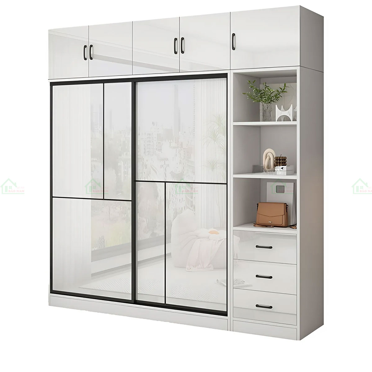 Bên trong tủ áo có các kệ, giá treo quần áo được bố trí hợp lý, tạo nên sự gọn gàng và dễ dàng sắp xếp.