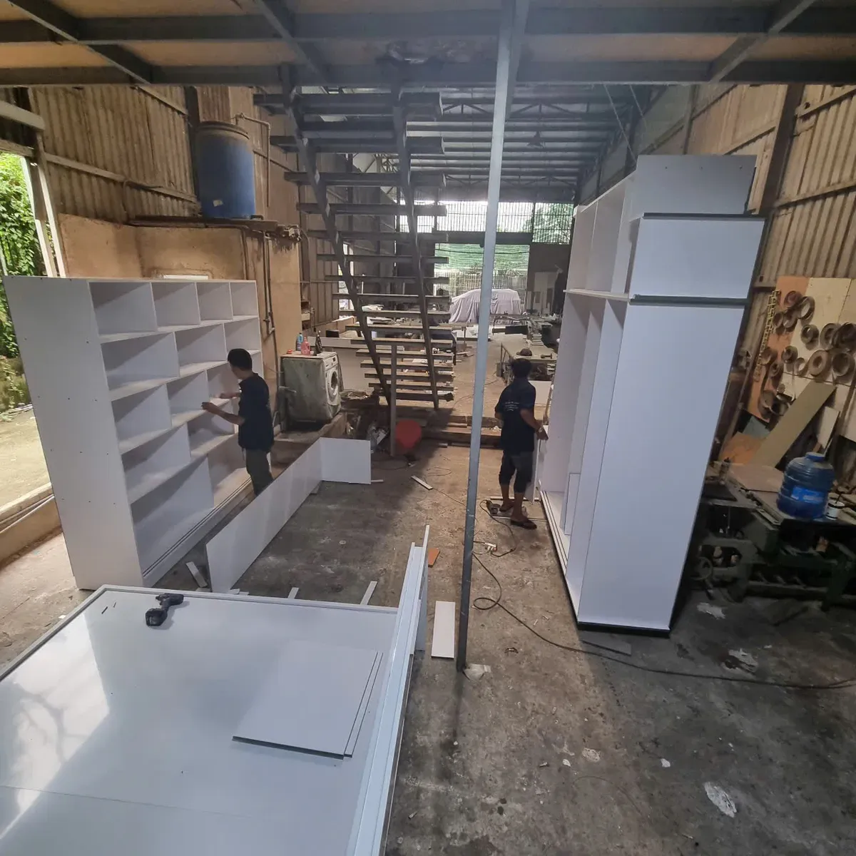 Máy móc tại xưởng nội thất uy tín phục vụ sản xuất đồ gỗ