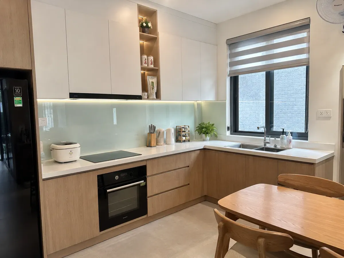 MDF lõi xanh chống ẩm được sử dụng nhiều cho tủ bếp và khu vực có độ ẩm cao.