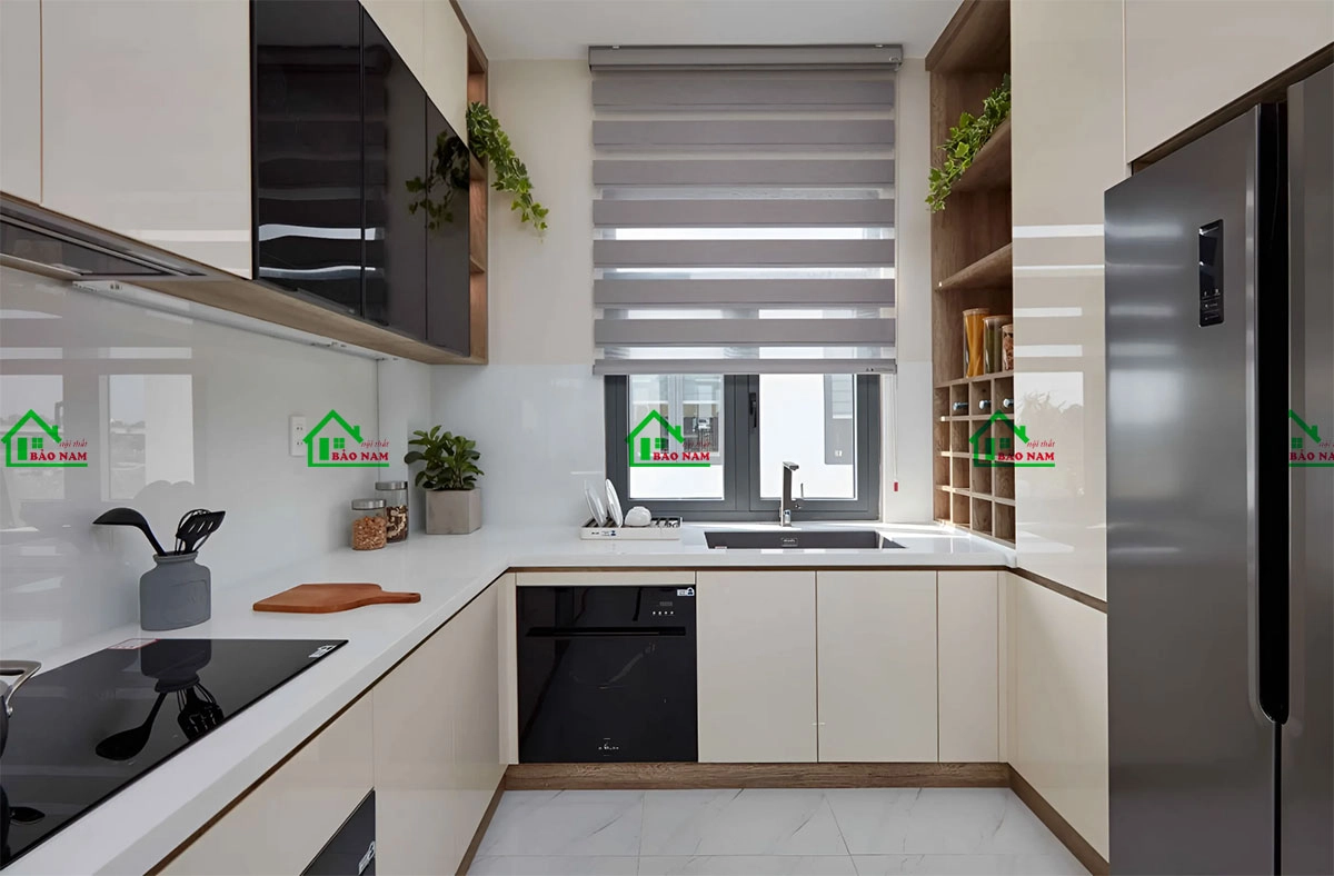 Mẫu tủ bếp chữ U cho nhà ống đẹp