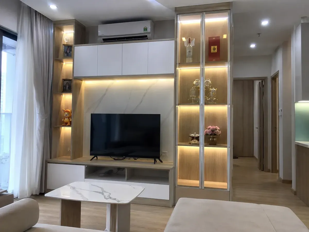 Không gian phòng khách căn hộ 1PN được thi công đồng bộ.