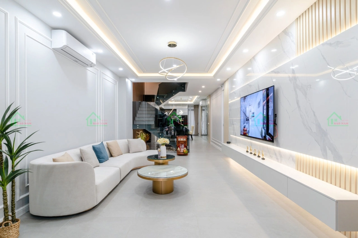 Mẫu phòng khách nhà ống phong cách Luxury sang trọng