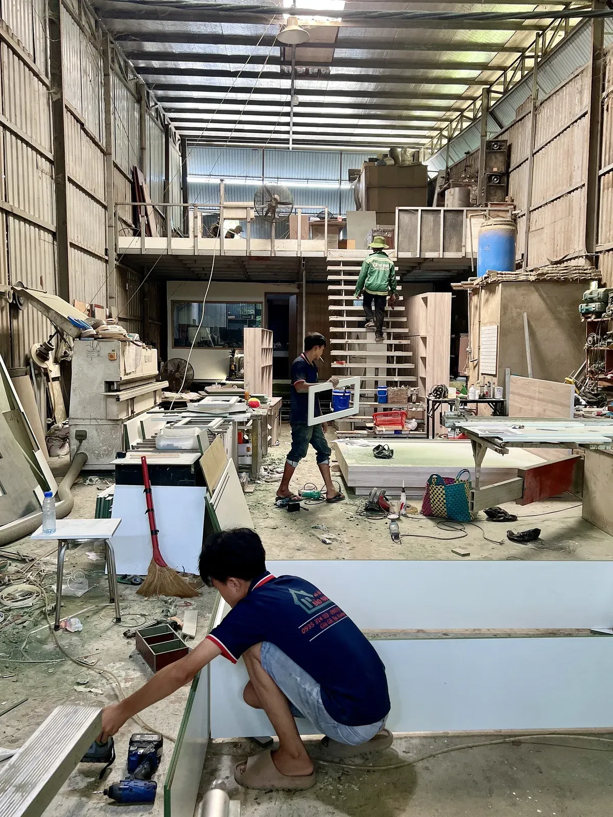 Các công đoạn sản xuất được thực hiện theo quy trình thống nhất.