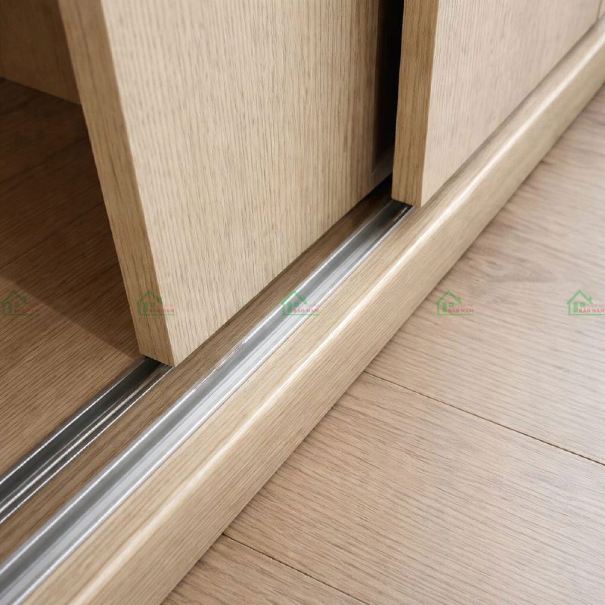 Hệ ray trượt tủ quần áo cánh lùa chất lượng cao đóng mở êm ái