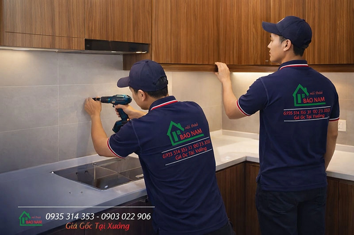 Thi công tủ bếp gỗ chữ I theo yêu cầu tại công trình