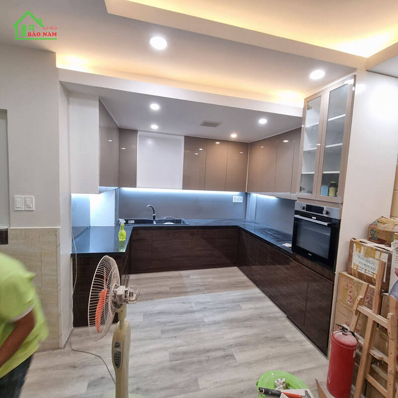 Thi công tủ bếp acrylic an cường