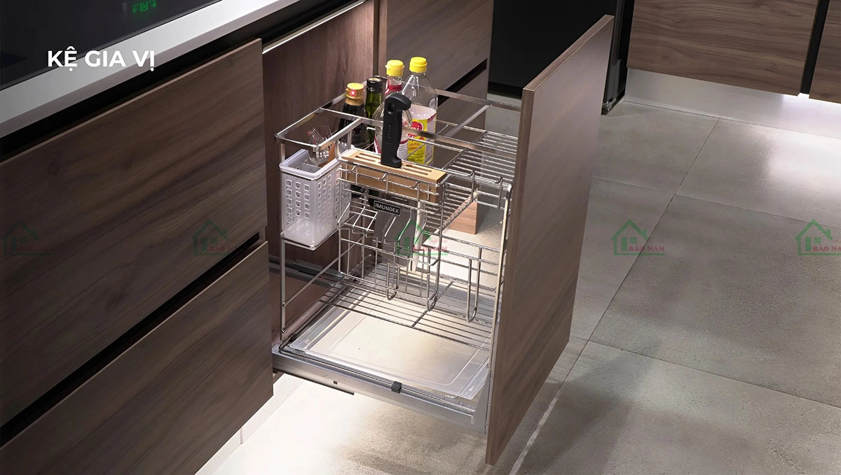 Kệ để gia vị thông minh trong tủ bếp với các ngăn chứa tiện lợi