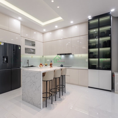 TỦ BẾP GỖ ACRYLIC HIỆN ĐẠI SANG TRỌNG TBA83​​​​​​​