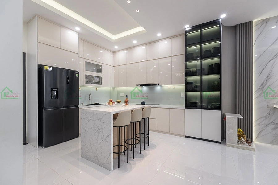 Tủ bếp gỗ Acrylic hiện đại sang trọng TBA83 với thiết kế đảo bếp tiện nghi