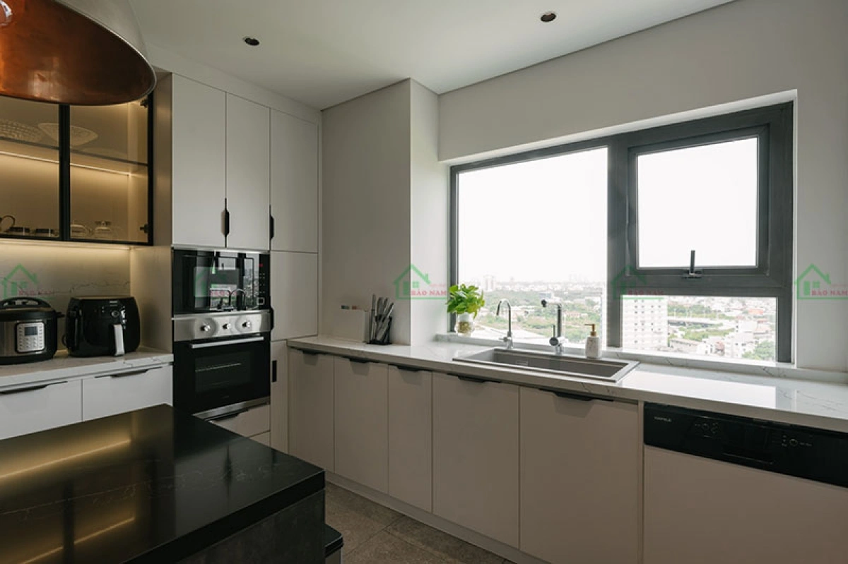 Tủ Bếp Nhựa WPB Là Gì? Ưu Nhược Điểm, Giá & Lưu Ý Khi Thi Công