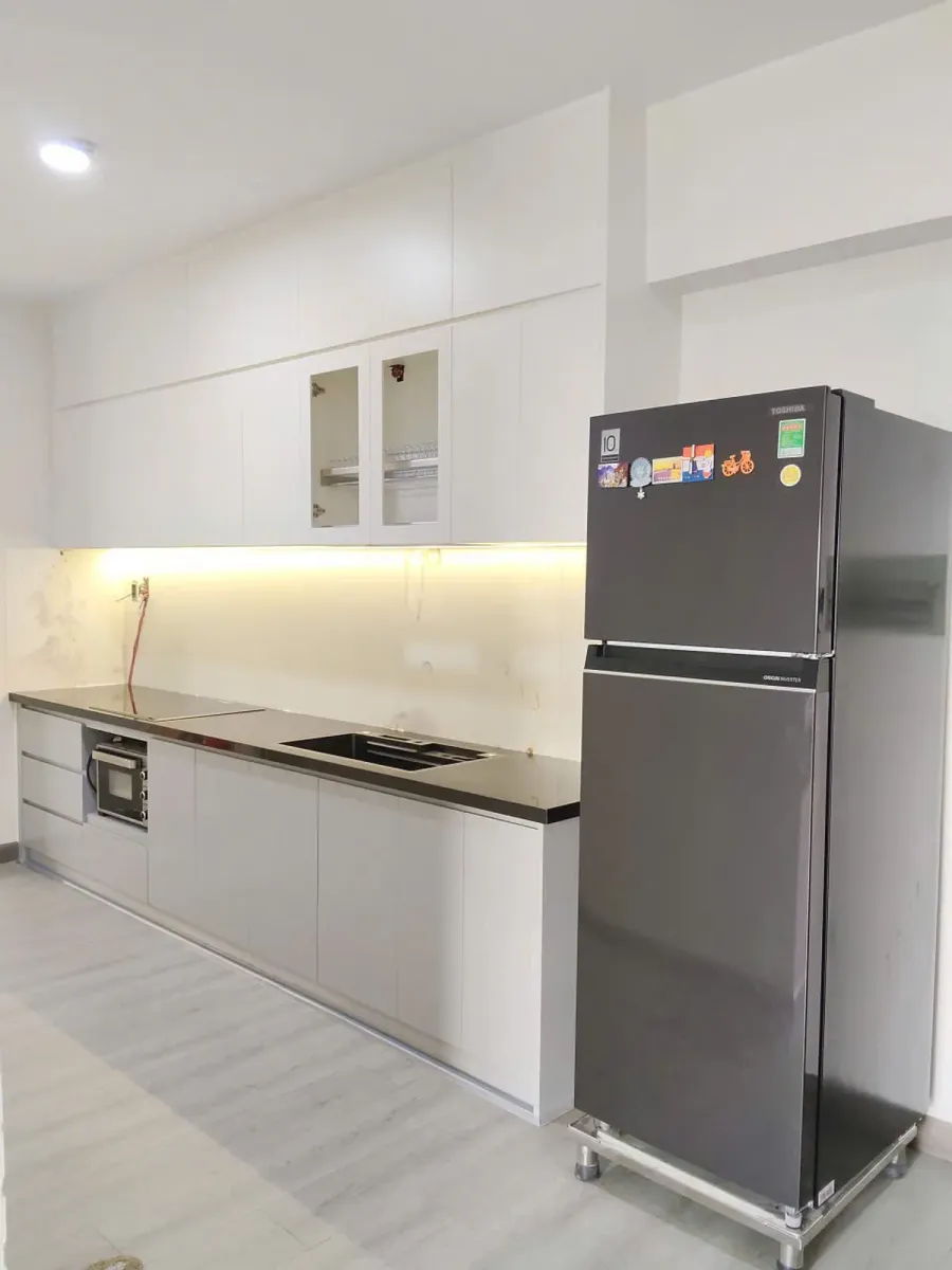 Tủ bếp được gia công theo kích thước và hiện trạng thực tế của công trình.
