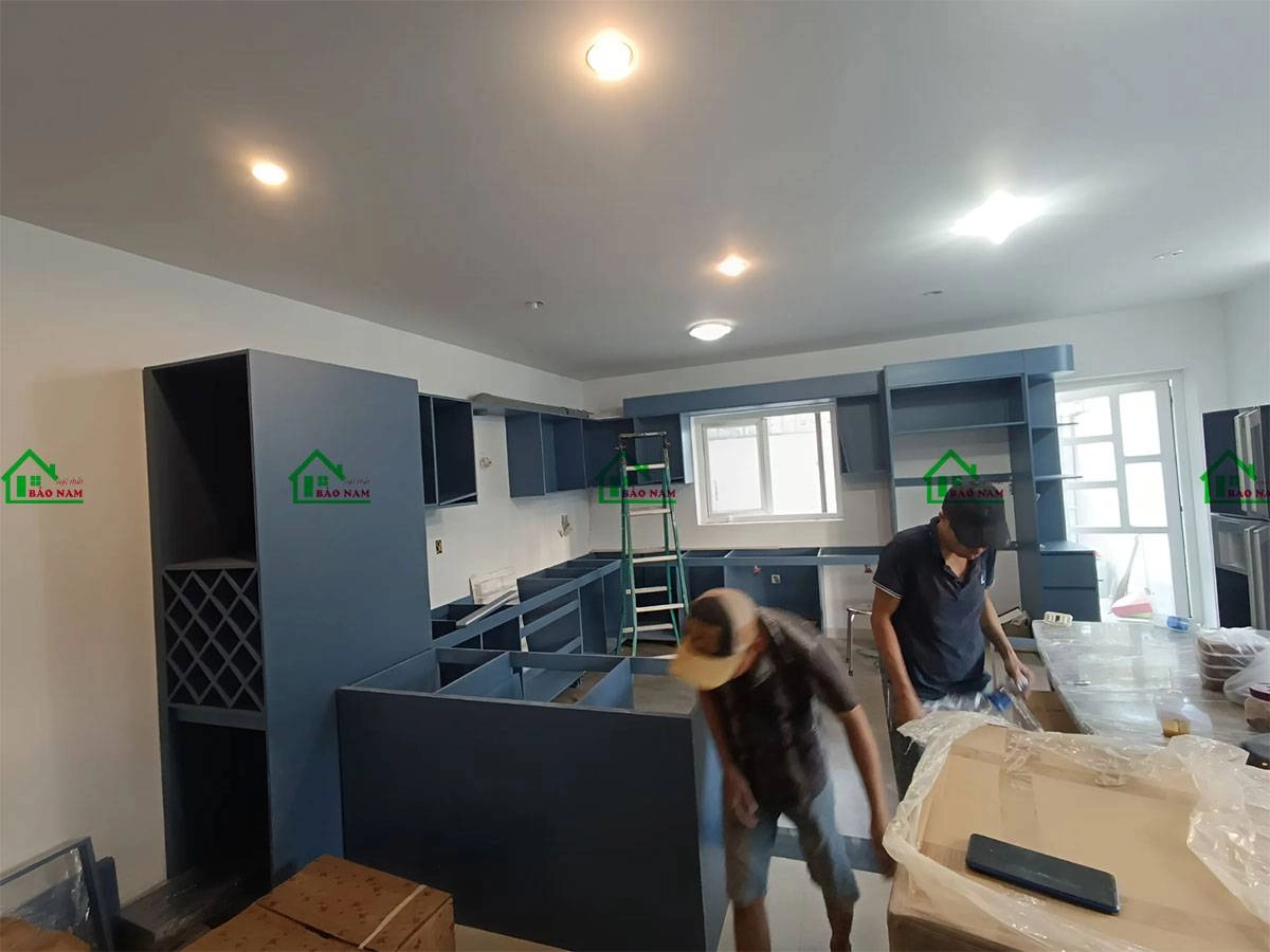 Lắp đặt tủ bếp tại nhà khách hàng ở Thủ Đức bởi Nội Thất Bảo Nam