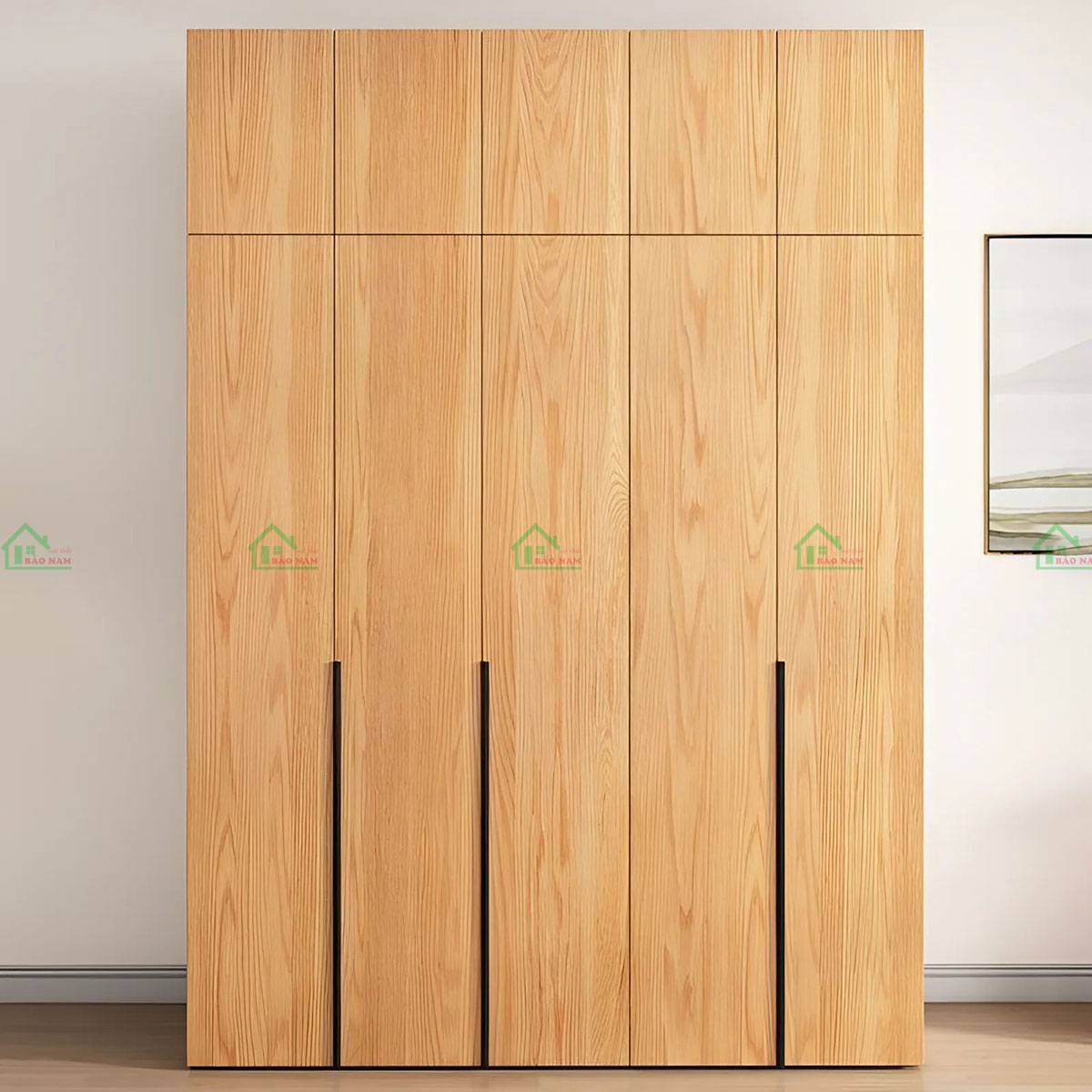 Chất liệu gỗ sồi tự nhiên màu sáng ấm áp của tủ TATN34 hiện đại