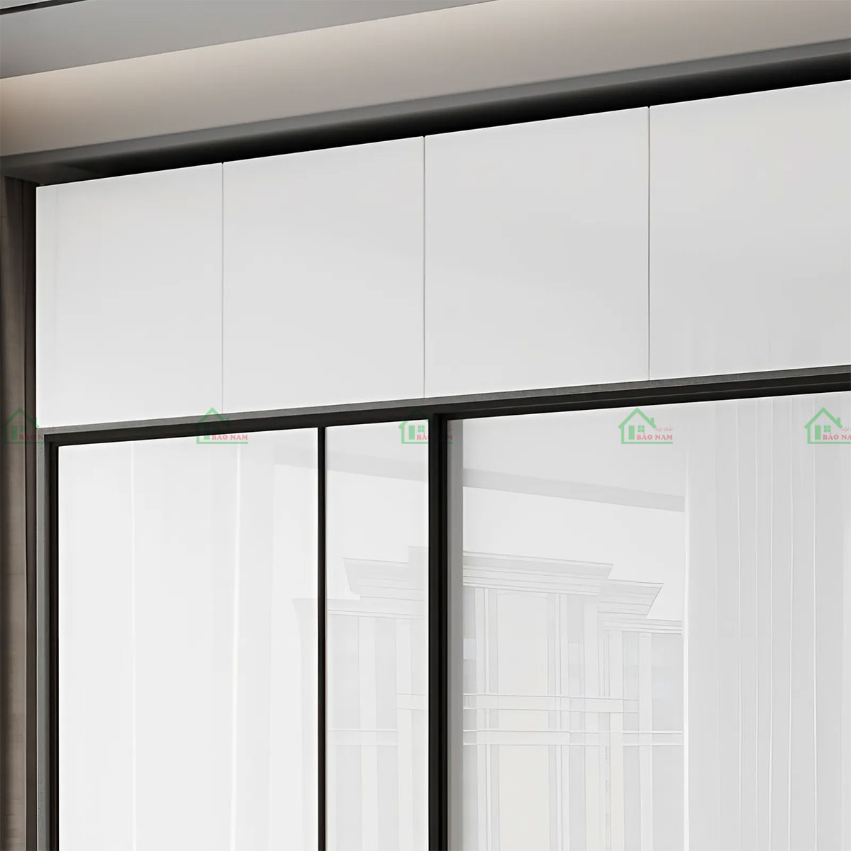 Cánh cửa lớp phủ Acrylic bóng gương tạo sự sang trọng.