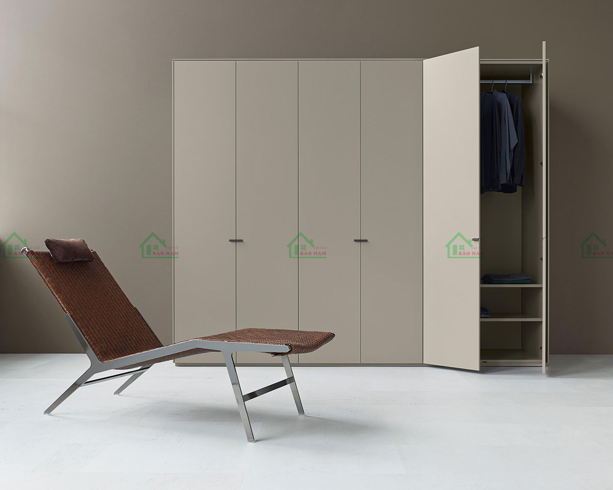 Sử dụng các tone màu trung tính, lớp melamine màu be sáng tạo cảm giác sạch sẽ, thoáng đãng cho căn phòng.