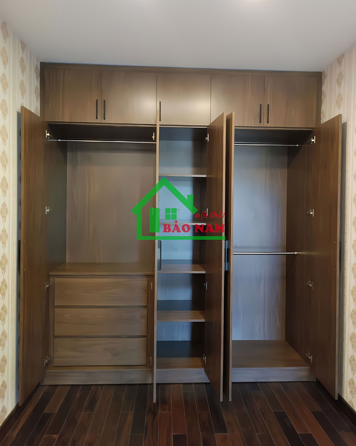 Đội ngũ sản xuất thi công chuyên nghiệp - chất lượng