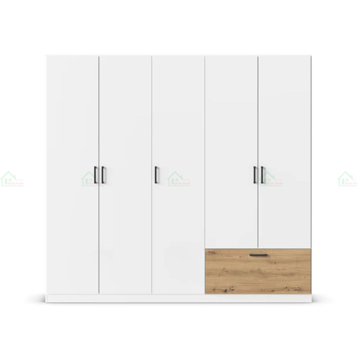 Tủ thiết kế cánh mở tiện lợi, giúp dễ dàng tiếp cận và lấy đồ.
