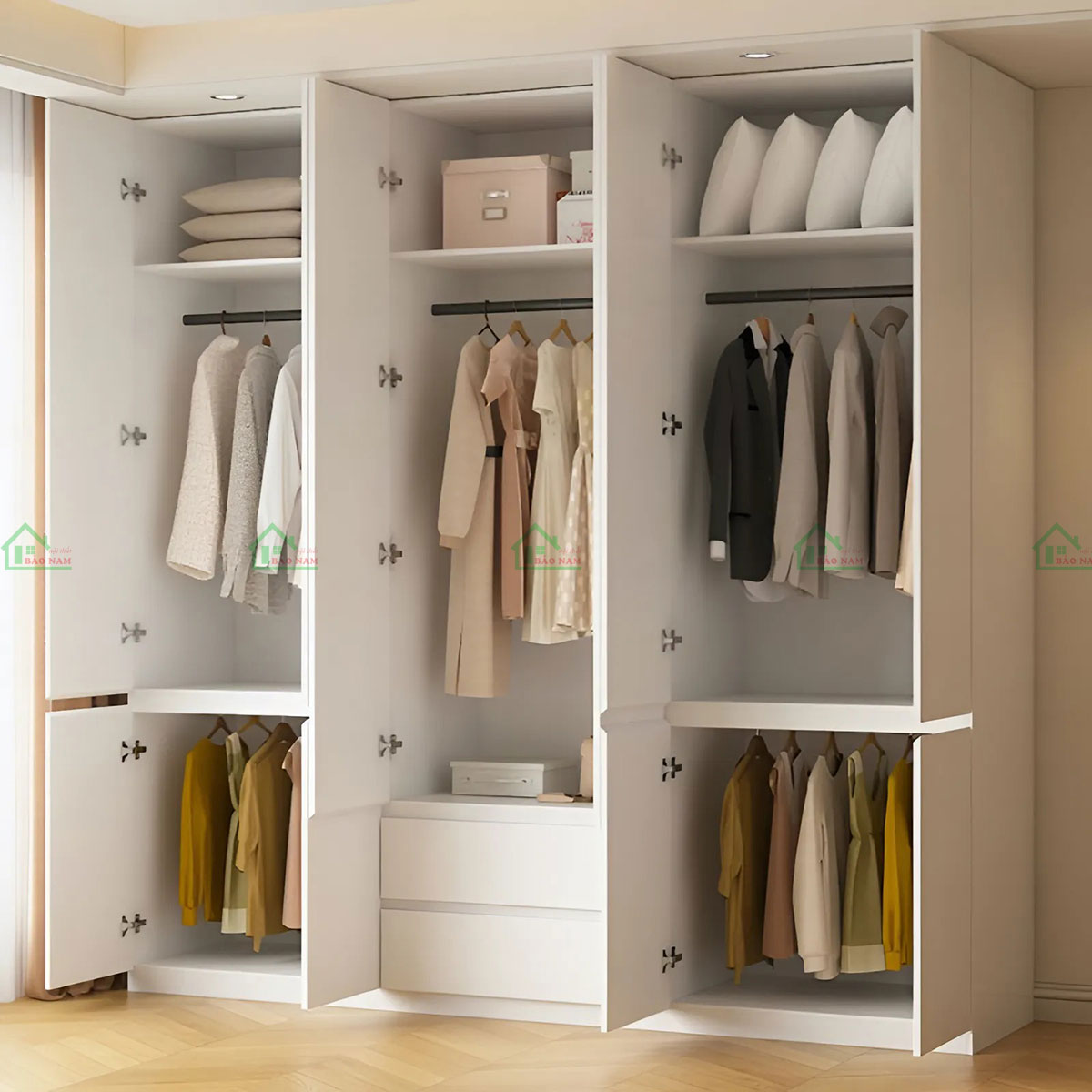 Không gian rộng rãi, giúp bạn lưu trữ tất cả quần áo và phụ kiện một cách khoa học và tiện lợi