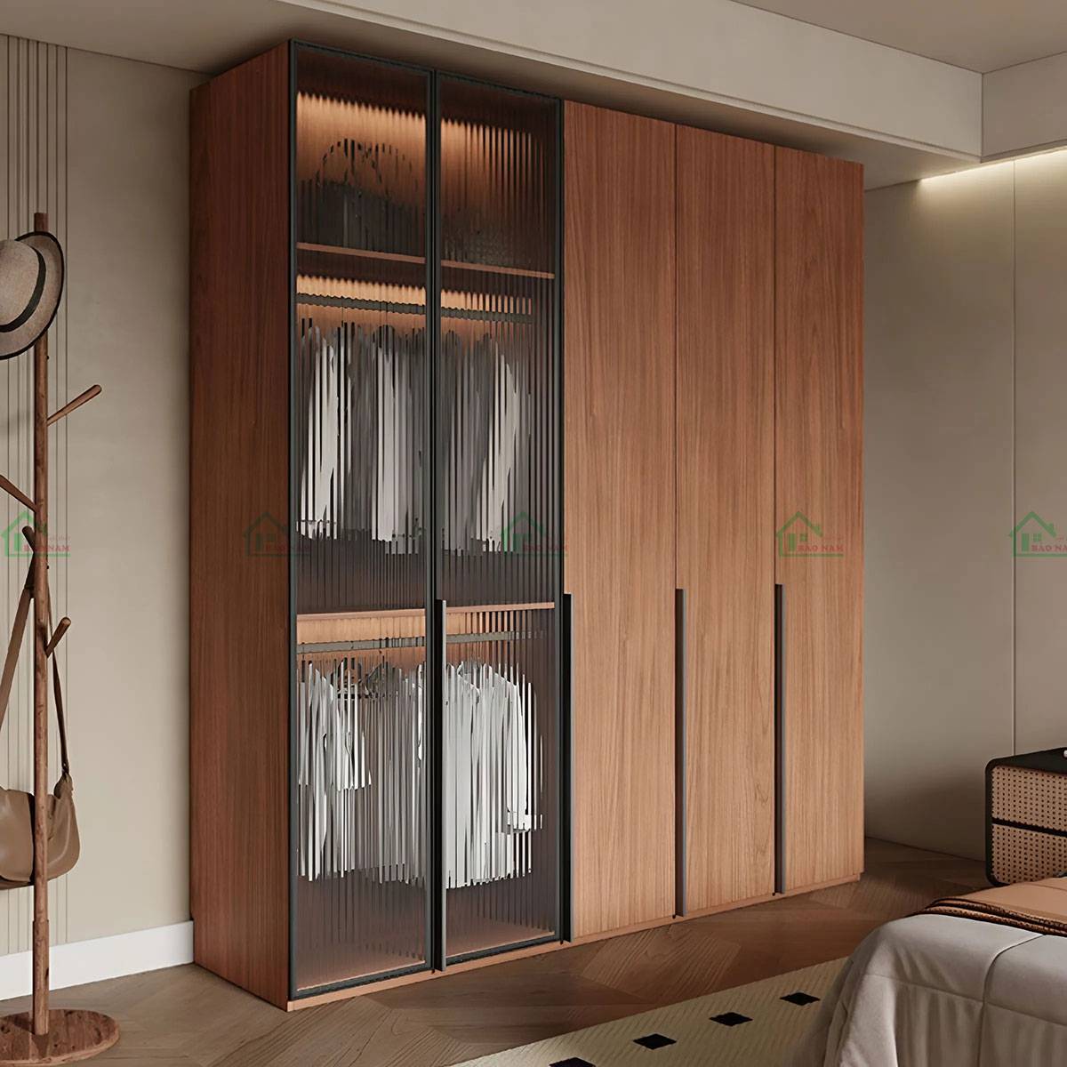 Không gian lưu trữ rộng rãi bên trong tủ quần áo TATN40