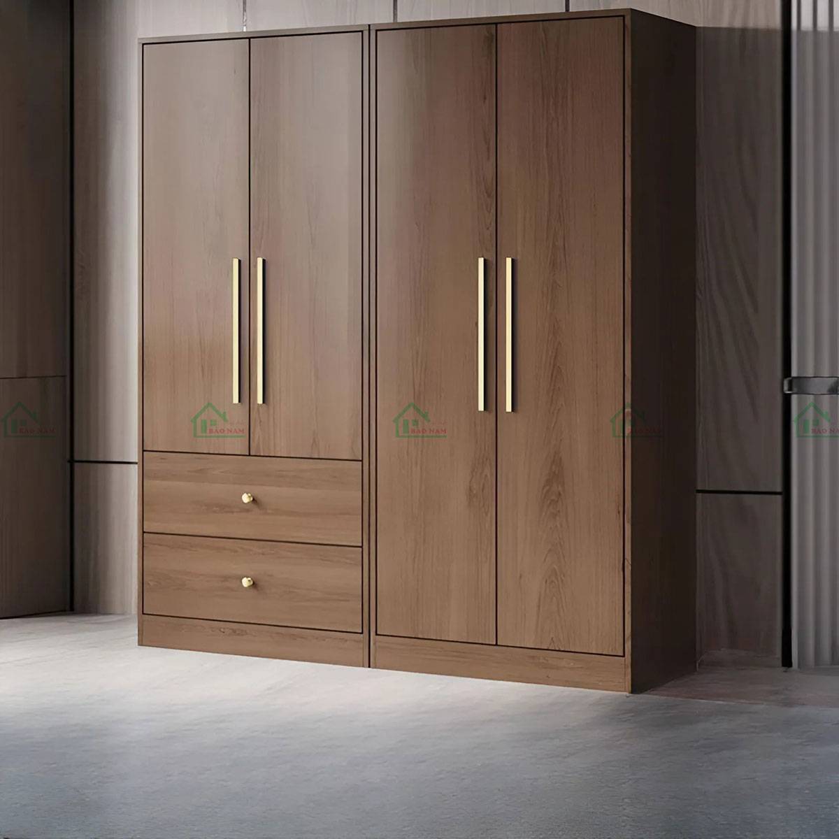 Thiết kế tủ quần áo TATN02 với gam màu nâu ấm, tay nắm mở kim loại dài sang trọng