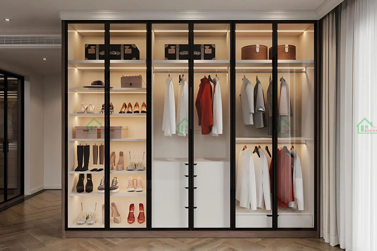 Vệ sinh tủ quần áo kính nhanh gọn, hiệu quả và đẹp mắt