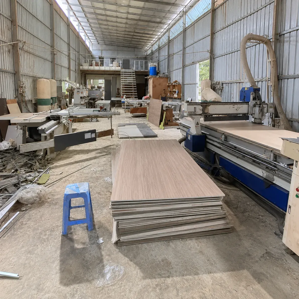 Xưởng sản xuất trực tiếp giúp kiểm soát chất lượng và tiến độ thi công.