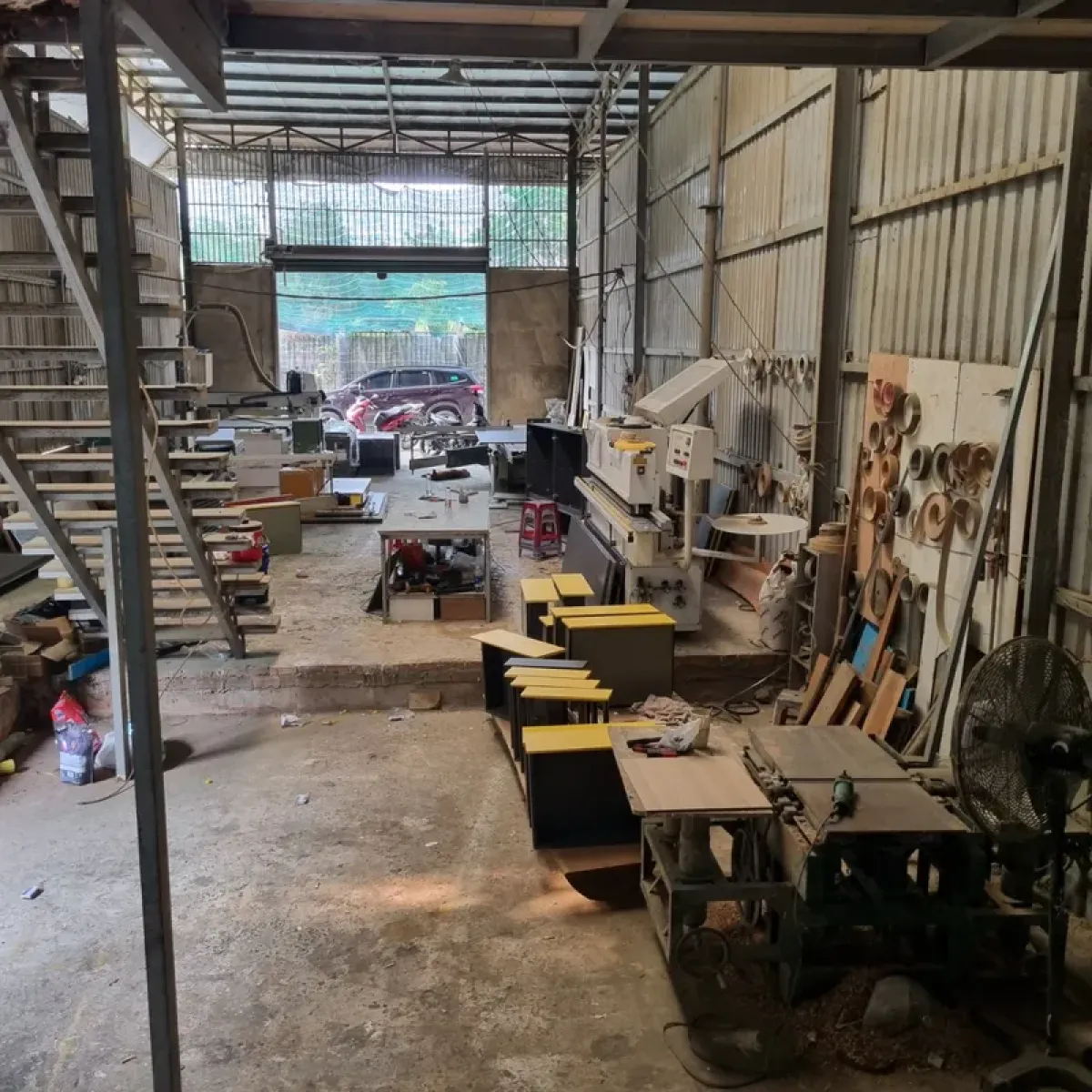 Xưởng nội thất uy tín có máy móc và quy trình sản xuất rõ ràng