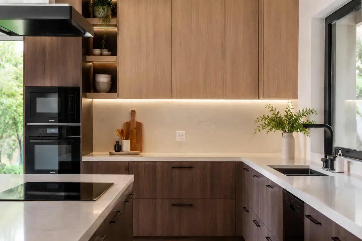 Kích thước, vật liệu, phụ kiện và thiết bị là những yếu tố quyết định tổng chi phí.