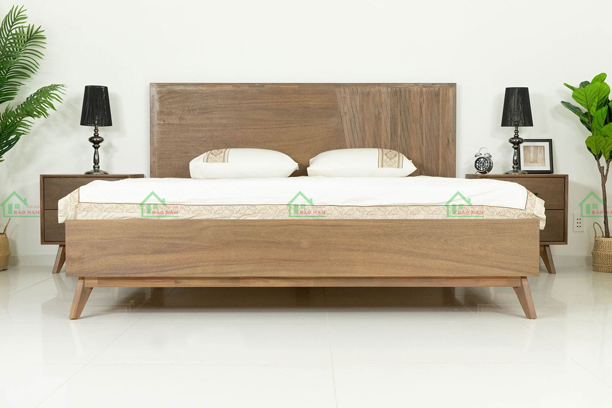 Mẫu Giường Ngủ Gỗ Tự Nhiên Có Chân Đẹp Hiện Đại GTN17