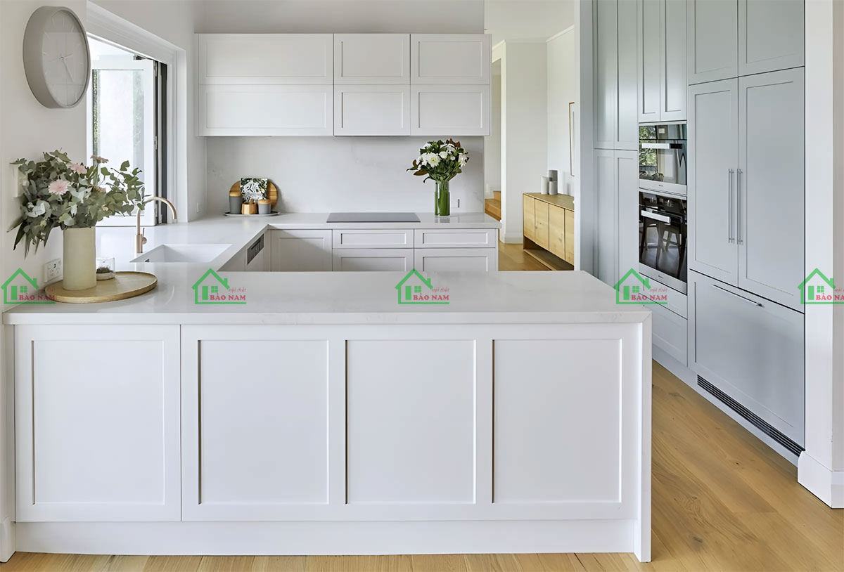 Mẫu tủ bếp MDF cánh Shaker Sơn PU